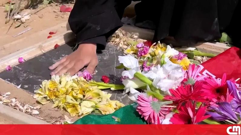 Iranianos reúnem-se em Teerão para enterrar os entes queridos