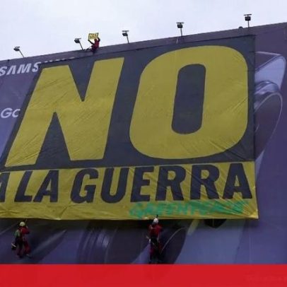 Greenpeace coloca faixa 'Não à guerra' em Madrid