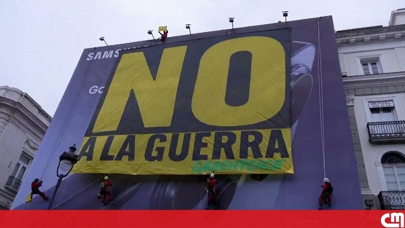 Greenpeace coloca faixa 'Não à guerra' em Madrid
