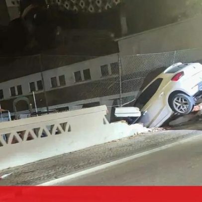 Carro embate em muro de escola em Faro
