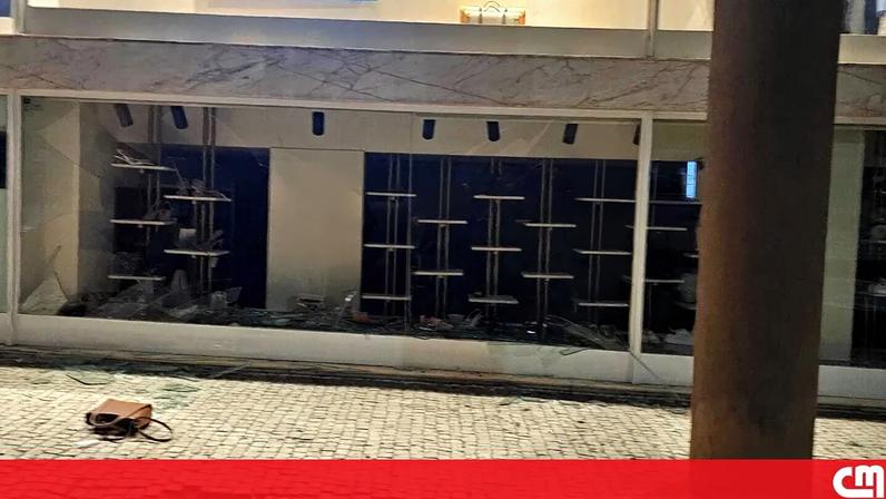 Loja de roupa e sapataria assaltadas no Marco de Canaveses e Felgueiras