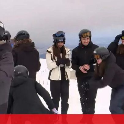 Jovens trocam a sala de aula pela neve da Serra da Estrela
