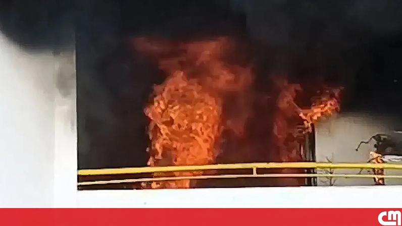 Incêndio em apartamento obriga à retirada de todos os moradores de prédio em Albufeira