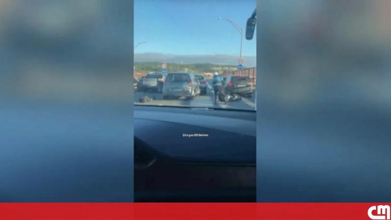 Suspeitos em fuga na Ponte 25 de Abril ferem a polícia e são intercetados