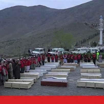 Talibãs realizam funerais de mais de 400 vítimas de ataque aéreo no Afeganistão