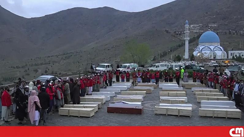Talibãs realizam funerais de mais de 400 vítimas de ataque aéreo no Afeganistão