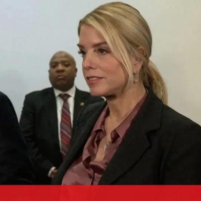 Democratas exigem depoimento sob juramento de Pam Bondi no caso Epstein