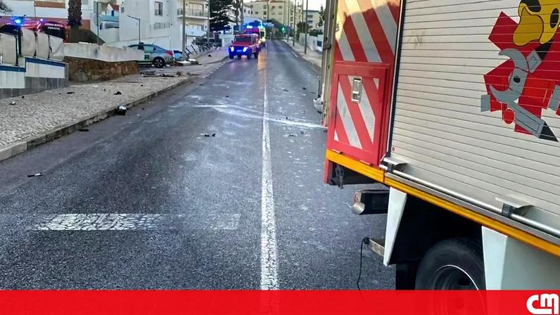 Dois mortos em despiste de carro na Ericeira. Vítimas estavam no passeio