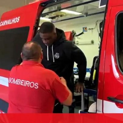 Moga recebe assistência médica na ambulância no Dragão Arena