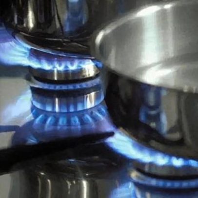 Espanha reduz IVA de combustíveis, luz e gás para 10%