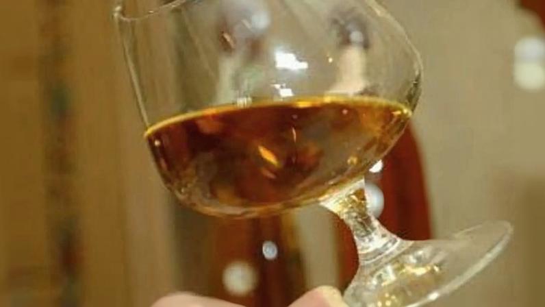 Ministro da Agricultura defende bom senso sobre aguardente do Douro