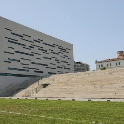 Faculdade de Economia da NOVA rejeita divórcio institucional da universidade