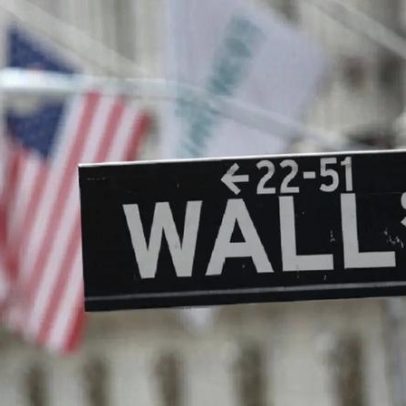 Wall Street fecha em baixa com subida da cotação do petróleo