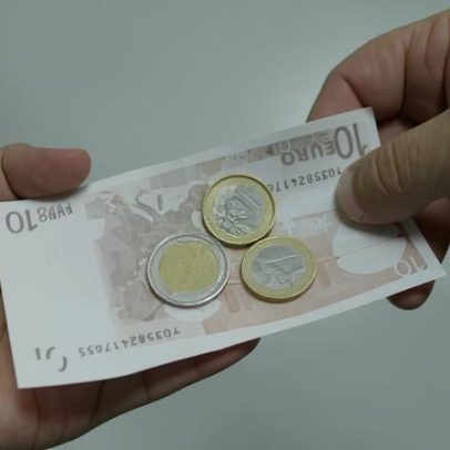 Poupança das famílias recua para 12,1% em 2025