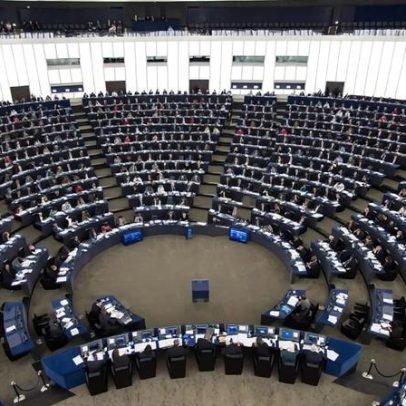 Eurodeputados propõem banir IA que gera imagens sexuais