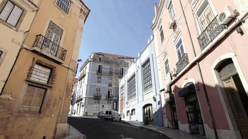 Tribunal adia para maio decisão sobre uso de moradas falsas para legalizar imigrantes