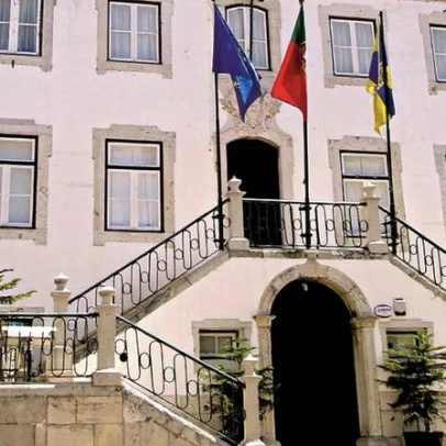 Taxas para ossários em Almada sobem mais de 10 vezes