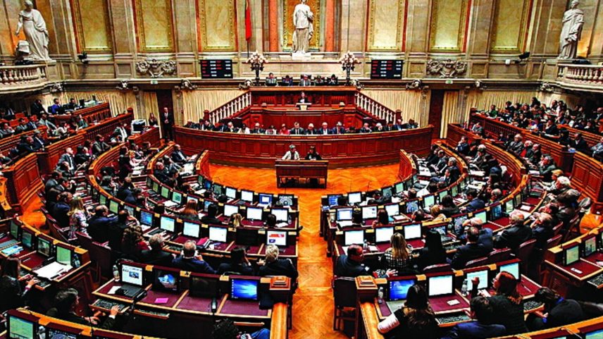 Eleição dos órgãos externos do parlamento adiada para 1 de abril