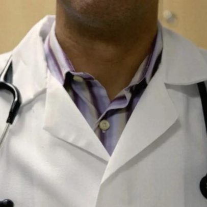 Dificuldade em ingressar na especialidade desejada leva médicos a adiar formação