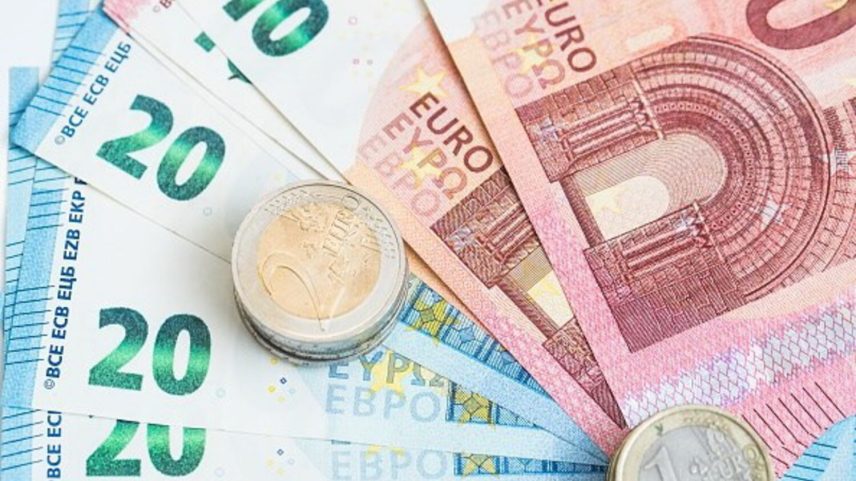 Euro sobe pela segunda sessão e fixa-se em 1,15 dólares