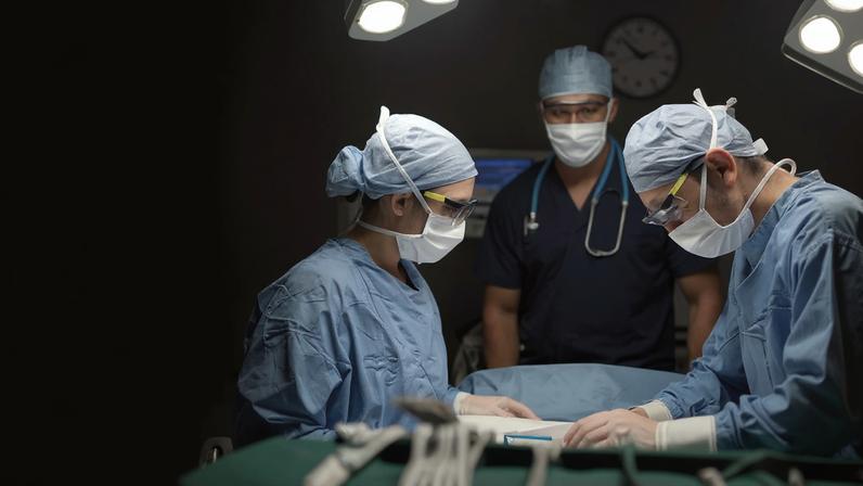 Mais de 30% dos utentes operados fora de tempo em várias regiões do país