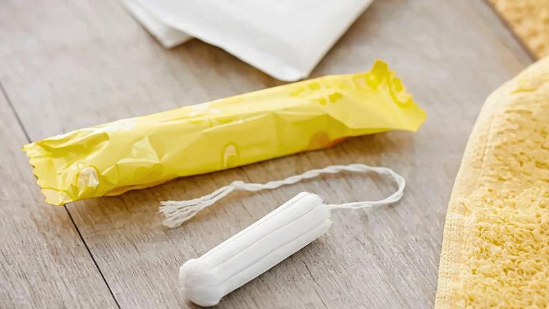 Estudantes no Porto criam dispensadores para combater pobreza menstrual