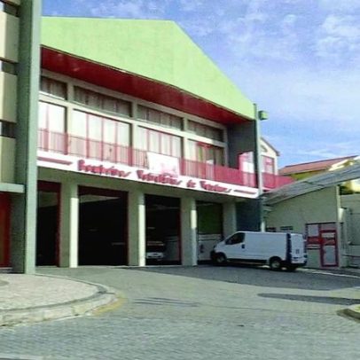 Homem ameaça bombeiros com arma branca durante ocorrência de violência doméstica