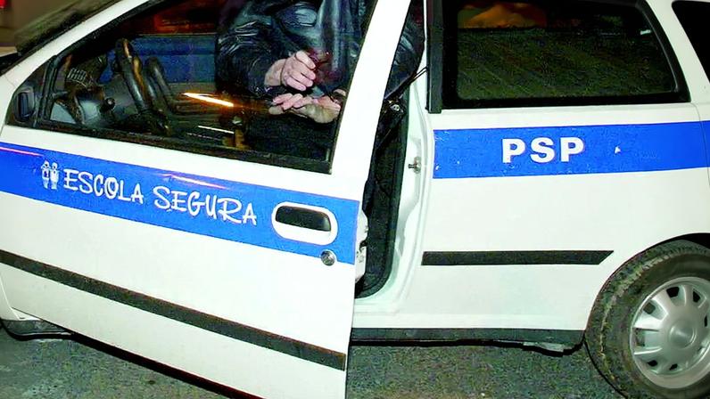 Aluno ameaça colega com faca em escola de Sintra; suspenso 12 dias