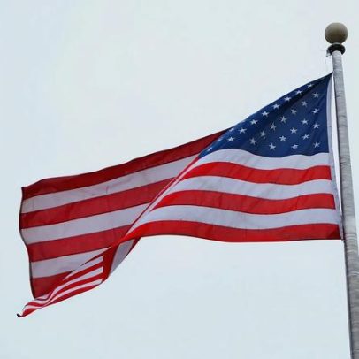 Polícia baleada após tiroteio junto a sinagoga nos EUA