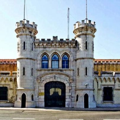 Homem de 66 anos detido para cumprir pena de seis anos por abuso de menores