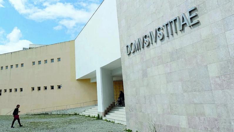 Medida de coação foi aplicada por um magistrado do tribunal do Seixal