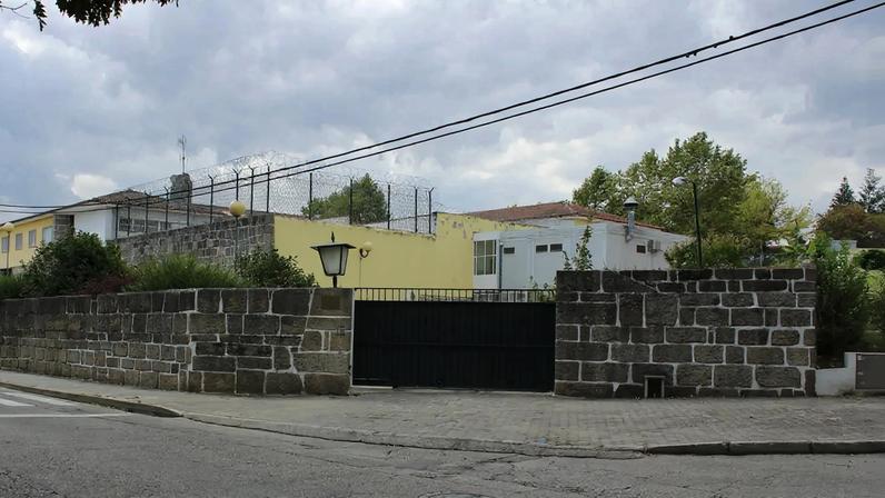 Carrinha da Guarda Prisional avaria horas depois de receber motor novo