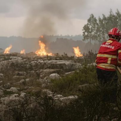 Mulher e dois homens detidos por incêndio