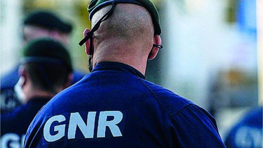 GNR detém quatro suspeitos de furtos em Gondomar com dinheiro e ouro apreendidos