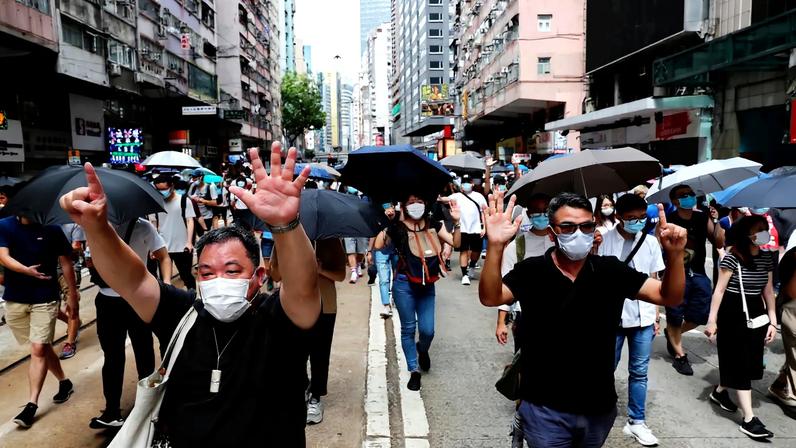 Hong Kong pune quem não desbloqueie dispositivos em casos de segurança nacional
