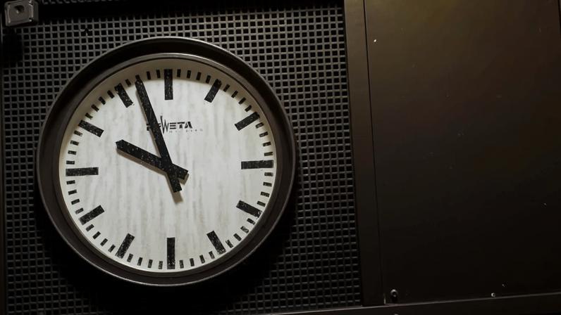 Relógios adiantam uma hora na madrugada de domingo