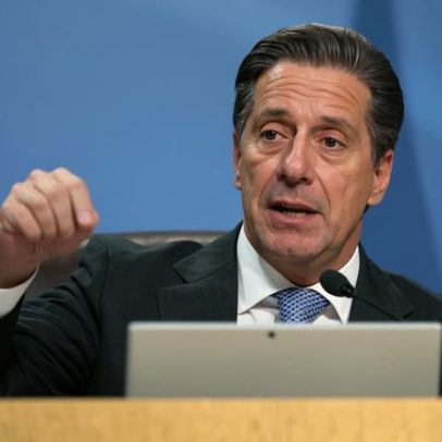 Português que lidera escolas em Los Angeles nega irregularidades e pede reintegração