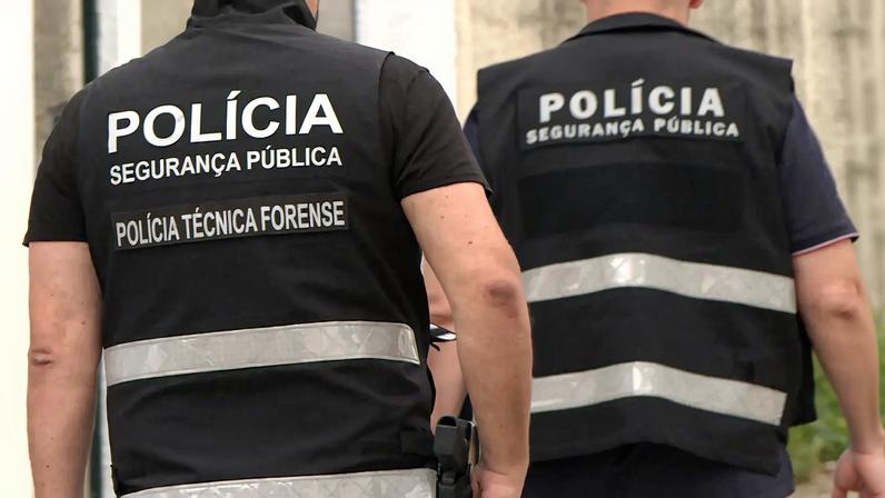 Tenta assaltar e usa gás pimenta no metro do Porto