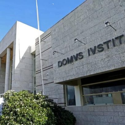 PSP surpreende venda de droga num carro em Cascais