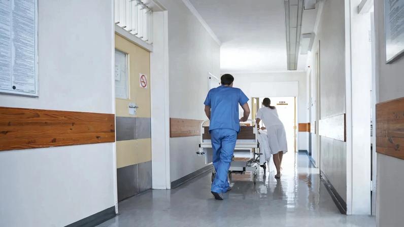 SNS nega ter dado instruções para reduzir atividade assistencial