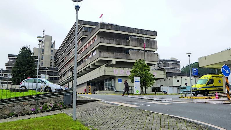 Homem morre atingido pelo próprio carro dentro da garagem