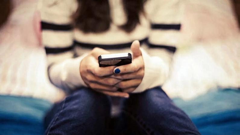 Mulher é suspeita de burlas envolvendo venda de bilhetes em redes sociais