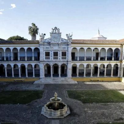 Alunos da Universidade de Évora protestam contra más condições e transportes