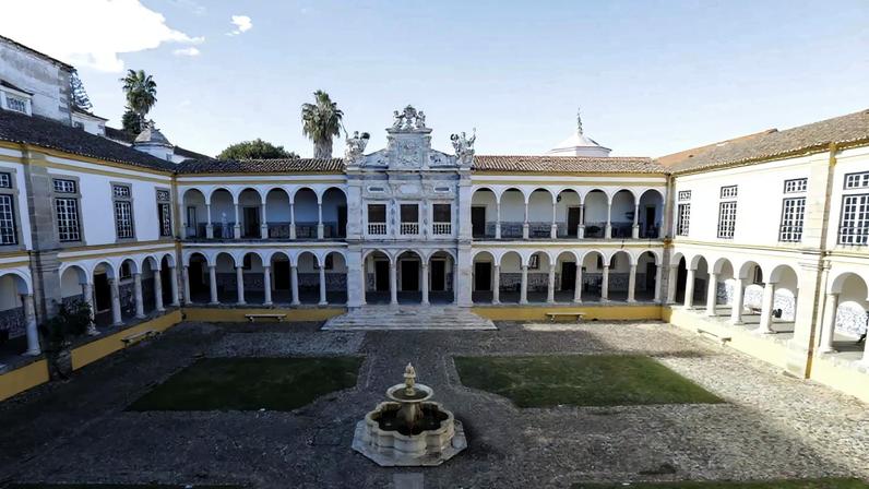 Universidade de Évora