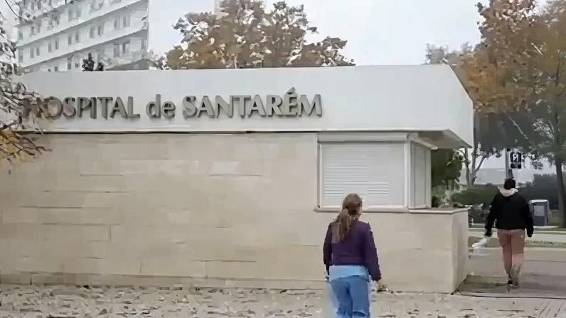 Mulher acabou por morrer na urg~encia do Hospital de Santarém