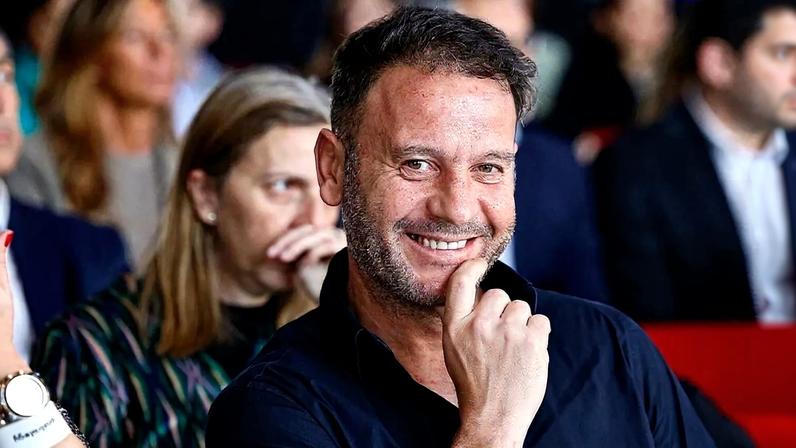 Cândido Costa torna-se avô pela primeira vez