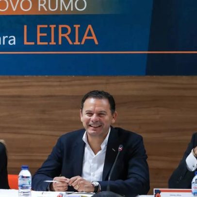 PSD chama dia histórico e critica a oposição por não parabenizar o Governo