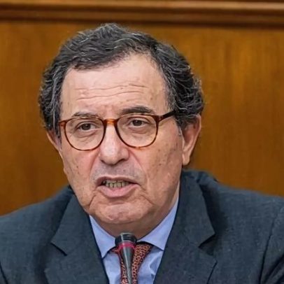 Desvaloriza queixas de Castro Almeida sobre avaliação de candidaturas