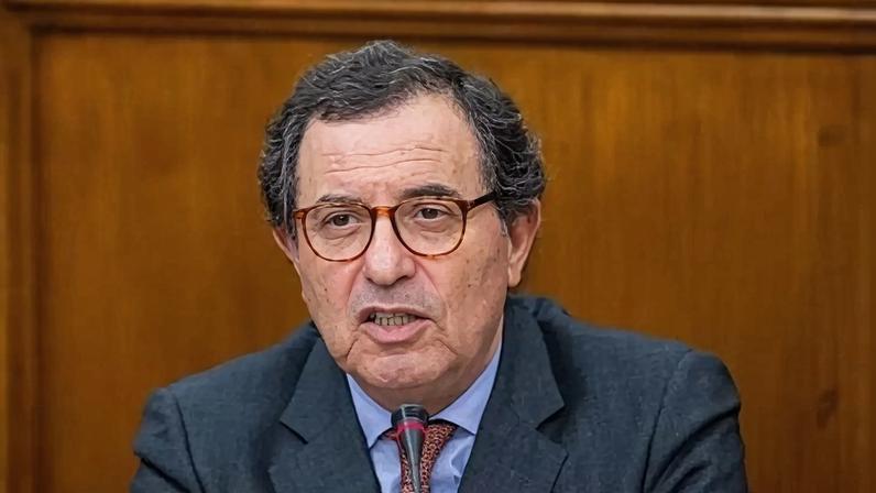 Desvaloriza queixas de Castro Almeida sobre avaliação de candidaturas