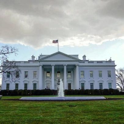 Juiz dos EUA proíbe salão de baile da Casa Branca sem aprovação do Congresso